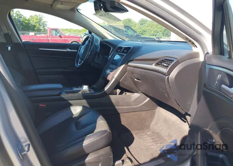 2019 Ford Fusion Hybrid Titanium from USA, damaged, VIN 3FA6P0RUXKR141565